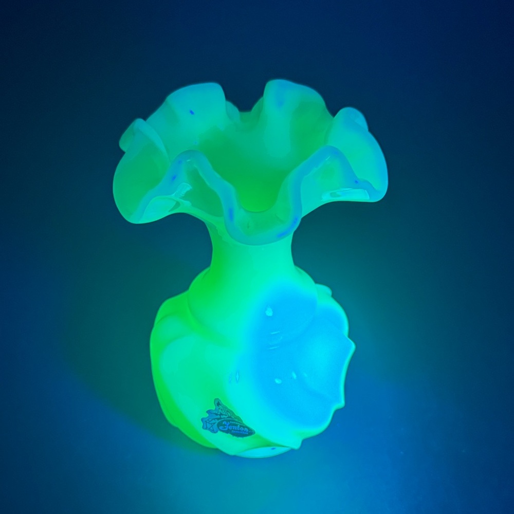Fenton Uranium Art Glass Custard Swirl Ruffled Crest Vase Vintage